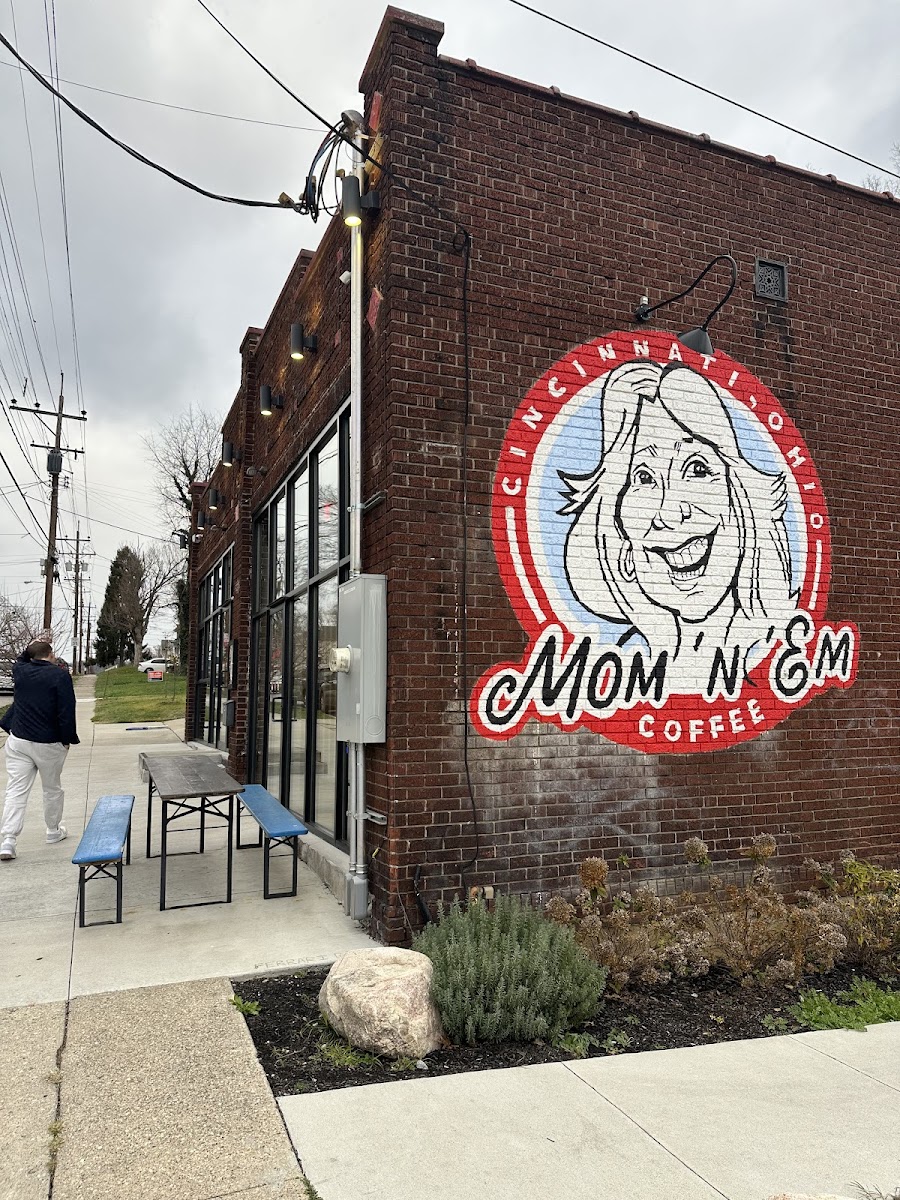 Mom 'n 'em Coffee
